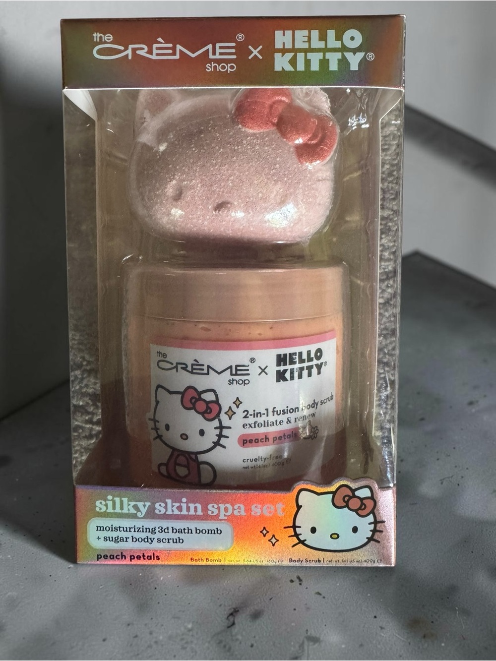 The Crème Shop x Hello Kitty Silky Skin Spa Set in Peach Petals - Picture 2 of 4